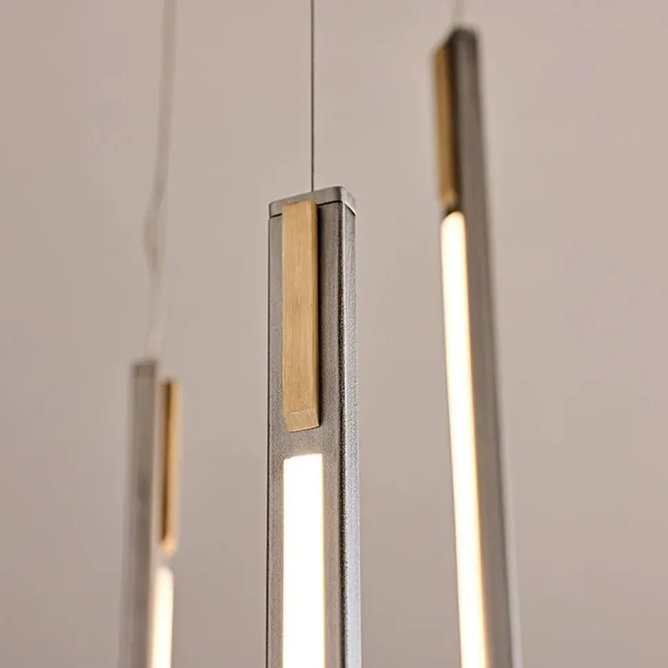 1. Design moderno ed elegante 2. Realizzata in metallo 3. Prodotta da Cattelan Italia 4. Offerta Outlet 5. Facile da installare