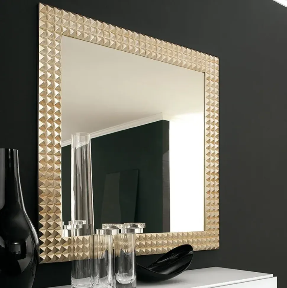 1. Design moderno ed elegante.2. Realizzato con materiali di qualità.3. Disponibile in diverse dimensioni. 4. Facile da installare. 5. Garantito dal marchio Cattelan Italia.