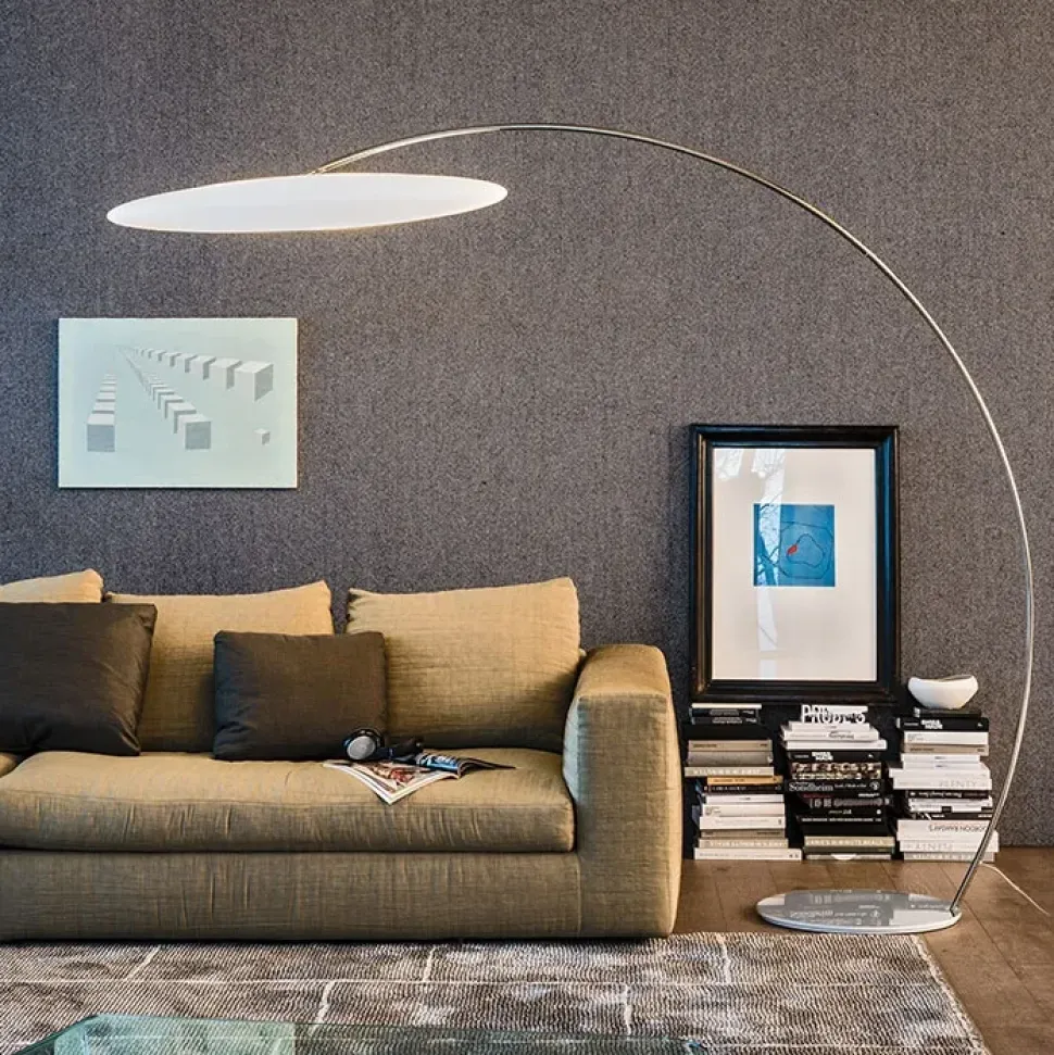 1. Design moderno ed elegante. 2. Costo scontato. 3. Facile da montare. 4. Altezza regolabile. 5. Prodotto di qualità Cattelan Italia.