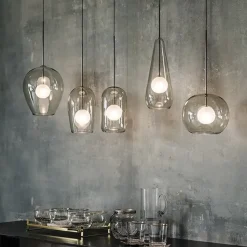 1. Design moderno ed elegante. 2. Prezzo outlet. 3. Illuminazione regolabile. 4. Prodotto di qualità Cattelan Italia. 5. Facile da installare.
