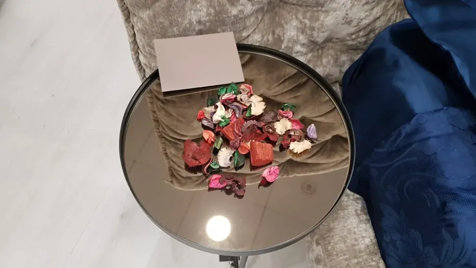 1. Design moderno ed elegante. 2. Prezzo Outlet. 3. Realizzato in keramik. 4. Facile da pulire. 5. Compatto e pratico.