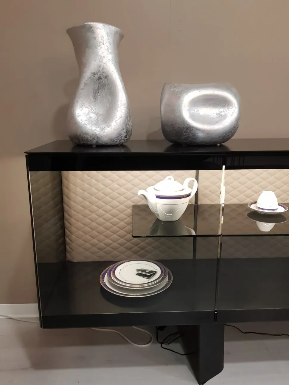 1. Design moderno ed elegante. 2. Prezzo ribassato. 3. Facile da montare. 4. Materiali di qualità. 5. Garanzia di 2 anni.