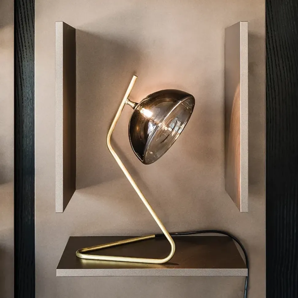 1. Design moderno ed elegante.2. Prezzo outlet.3. Illuminazione regolabile.4. Facile da installare.5. Garanzia di qualità.