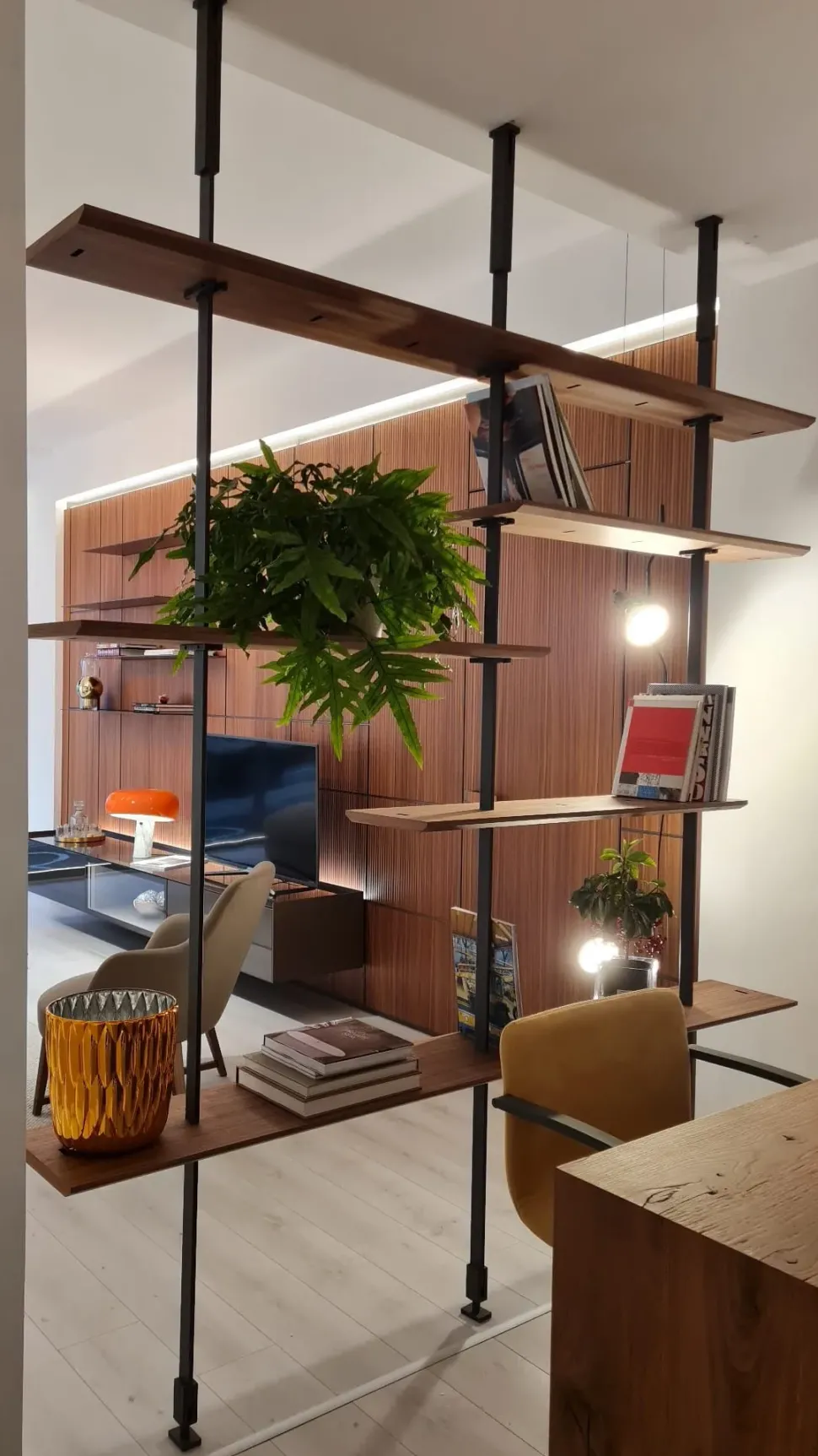 1. Prezzo scontato.2. Design elegante.3. Realizzata in legno.4. Ampia capacità di stoccaggio.5. Facile da montare.