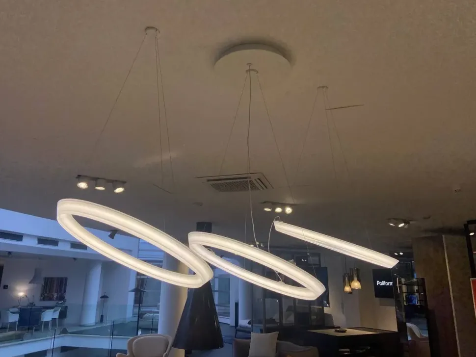 A sospensione Halo circular Collezione esclusiva a prezzo Outlet