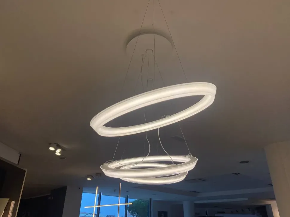 A sospensione Halo circular Collezione esclusiva a prezzo Outlet