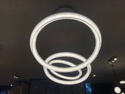 A sospensione Halo circular Collezione esclusiva a prezzo Outlet