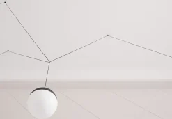 A sospensione string light touch dim – testa a sfera – cavo 12mt Flos in Offerta Outlet