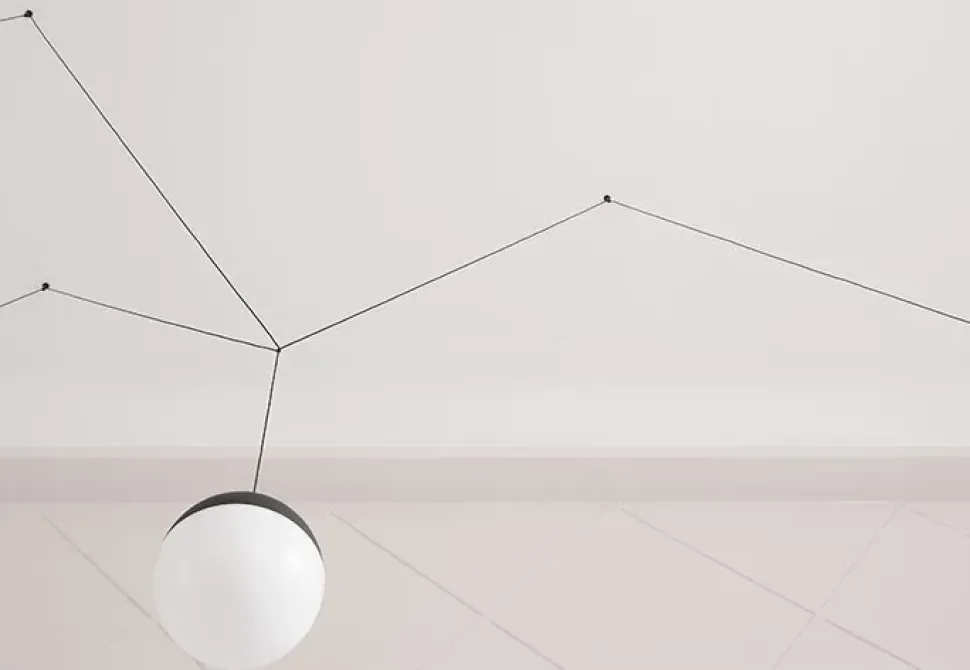 A sospensione string light touch dim – testa a sfera – cavo 12mt Flos in Offerta Outlet