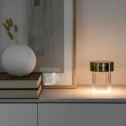 Acquista la Lampada da Tavolo Last Order Fluted Flos a prezzo Outlet! Scegli la tua preferita e rendi unica la tua casa.