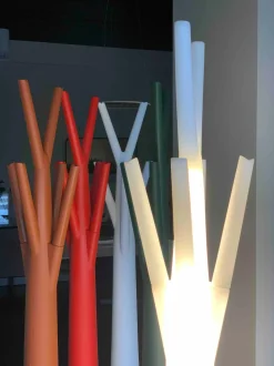 Appendiabiti design Tree light Bonaldo con forte sconto