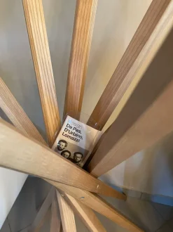 Appendiabiti modello Zanotta sciangai rovere naturale Zanotta a prezzo ribassato