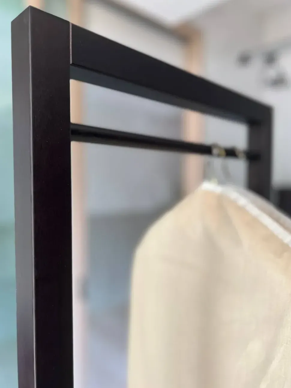 Appendiabiti Porta abiti Axil in legno a prezzo scontato