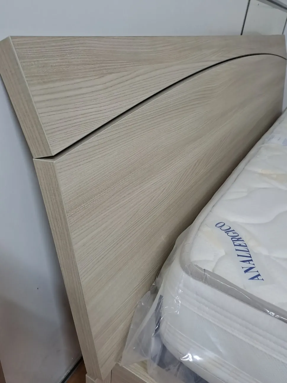 Approfitta dello sconto 21% sul letto Moon led di S75