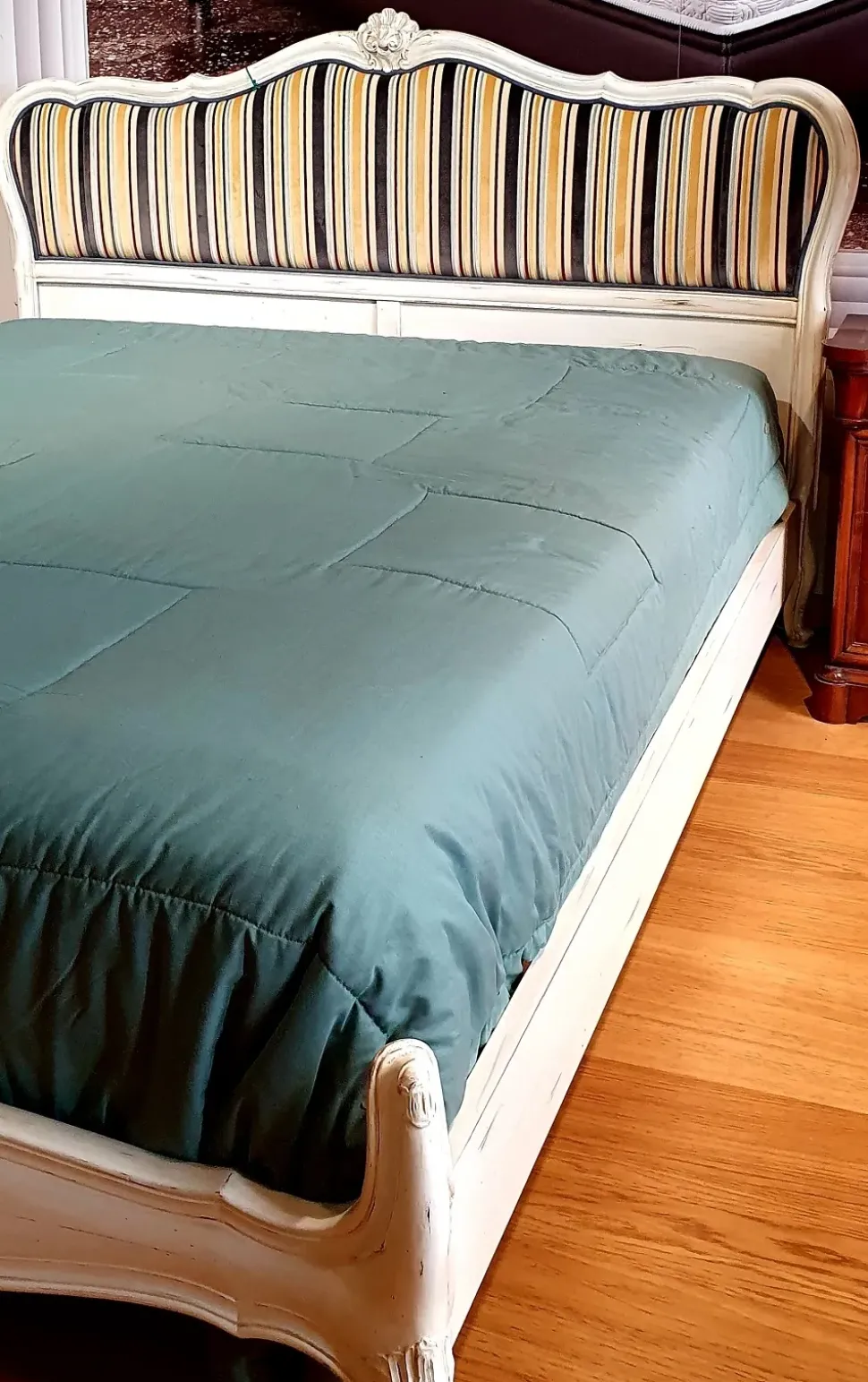 Approfitta dello sconto 70% sul letto Letto noce intaglio di Artigianale