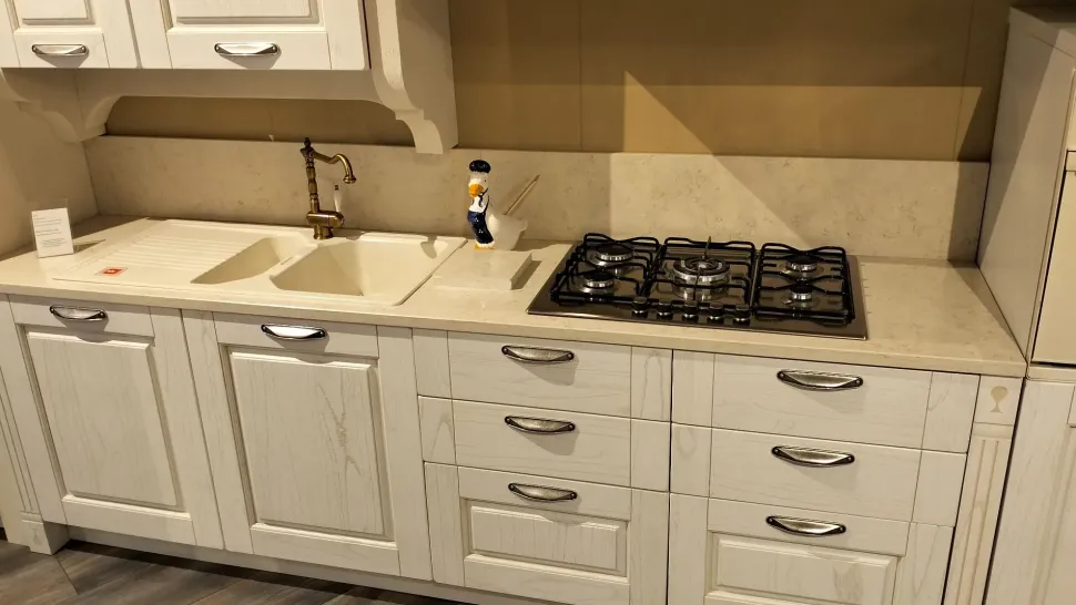 Architetto Verona Arredo3: cucina bianca classica scontata.