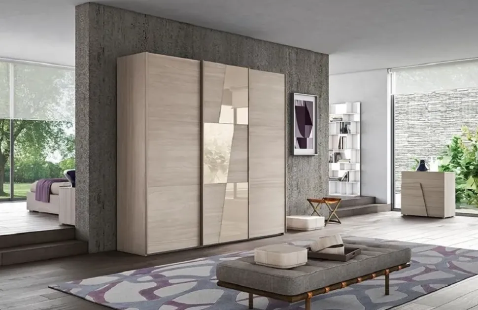 Armadio 3 ante scorrev. con inserti in vetro laccato. Promo-sconto 30%. Prezzo scontato.