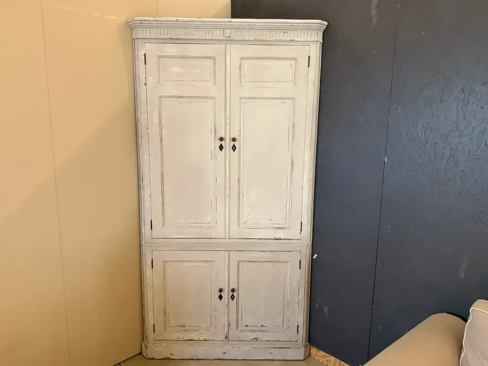 Armadio Angoliera dialma brown Dialma brown a due ante a prezzo scontato