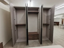 Armadio ante battenti in laminato opaco Slim di Dielle modus