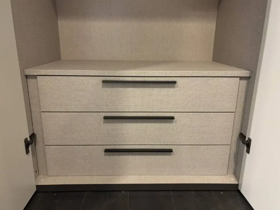 Armadio ante battenti in laminato opaco modello Go up di Alf da fre