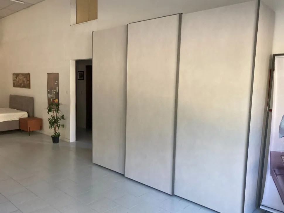 Armadio ante scorrevoli in laminato materico Elen di Alf da fre