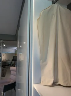 Armadio ante scorrevoli in laccato opaco Flat di Caccaro