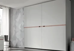 Armadio ante scorrevoli in laminato materico Ciak complanare Maronese scontato 34%