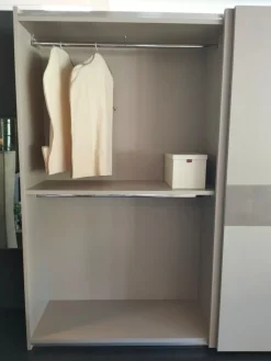 Armadio ante scorrevoli in legno modello Peperoncino di Le fablier