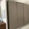 Armadio ante scorrevoli in laminato opaco Gola di Siloma