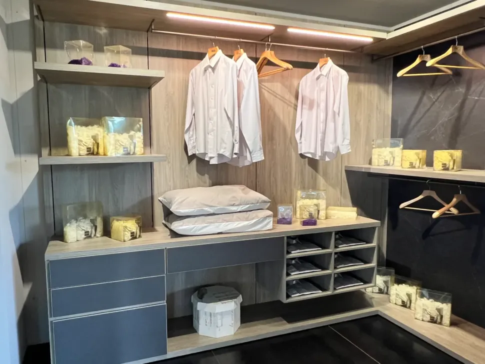 Armadio Anteprima Pianca a senza ante a prezzo scontato