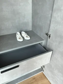 Armadio Archimede realizzato in laminato materico di Doimo cityline scontato -39%