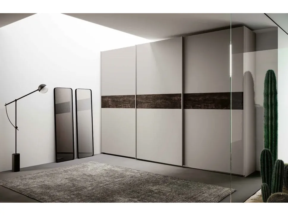 Armadio Arm28 Artigianale a tre ante a prezzo scontato