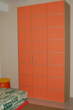 Armadio Armadio 3 ante moderno realizzato in legno di Artigianale scontato -61%