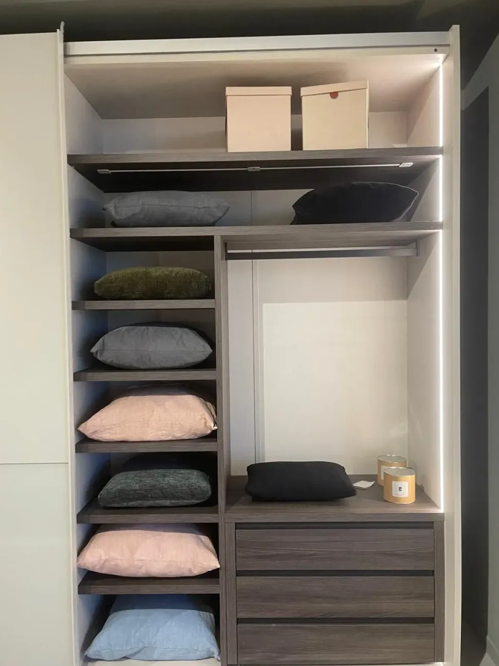 Armadio Armadio diagonal san giacomo di Sangiacomo A PREZZO SCONTATO 30%