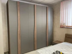 ARMADIO Armadio  garnde 6 ante  battenti  con maniglione  qaudro infinity   Outlet etnico SCONTATO