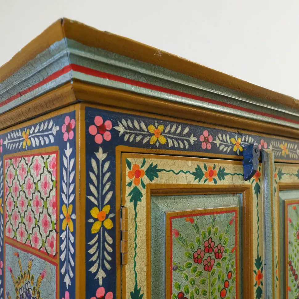 Armadio Armadio in legno colorato etnico di Outlet etnico A PREZZO SCONTATO 27%