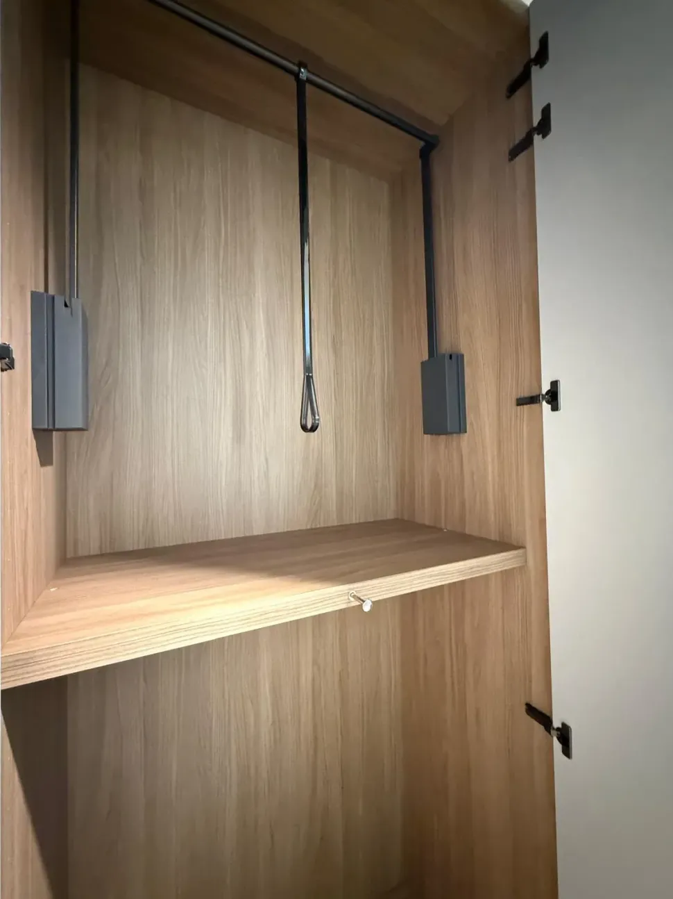 Armadio Armadio modello manhattan Pianca con ante battenti SCONTATO a PREZZI OUTLET