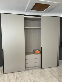 Armadio Armadio scorrevole santa lucia scontato realizzato in laminato materico di Santalucia scontato -30%