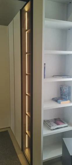 Armadio Armadio virgo  realizzato in laminato opaco di Orme scontato -35%