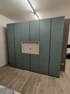 Armadio Brio con porta tv Tagliabue mobili a sei ante a prezzo Outlet