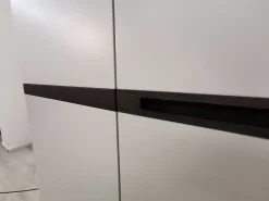 Armadio con ante battenti a prezzo scontato modello Strip di Napol