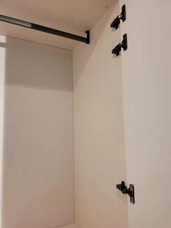 Armadio con ante battenti moderno Gola Tomasella a prezzo scontato