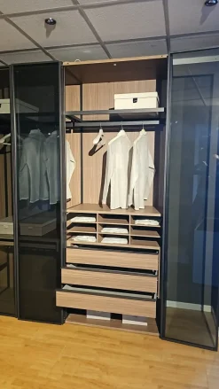 Armadio con ante battenti moderno Crystal Adok a prezzo scontato