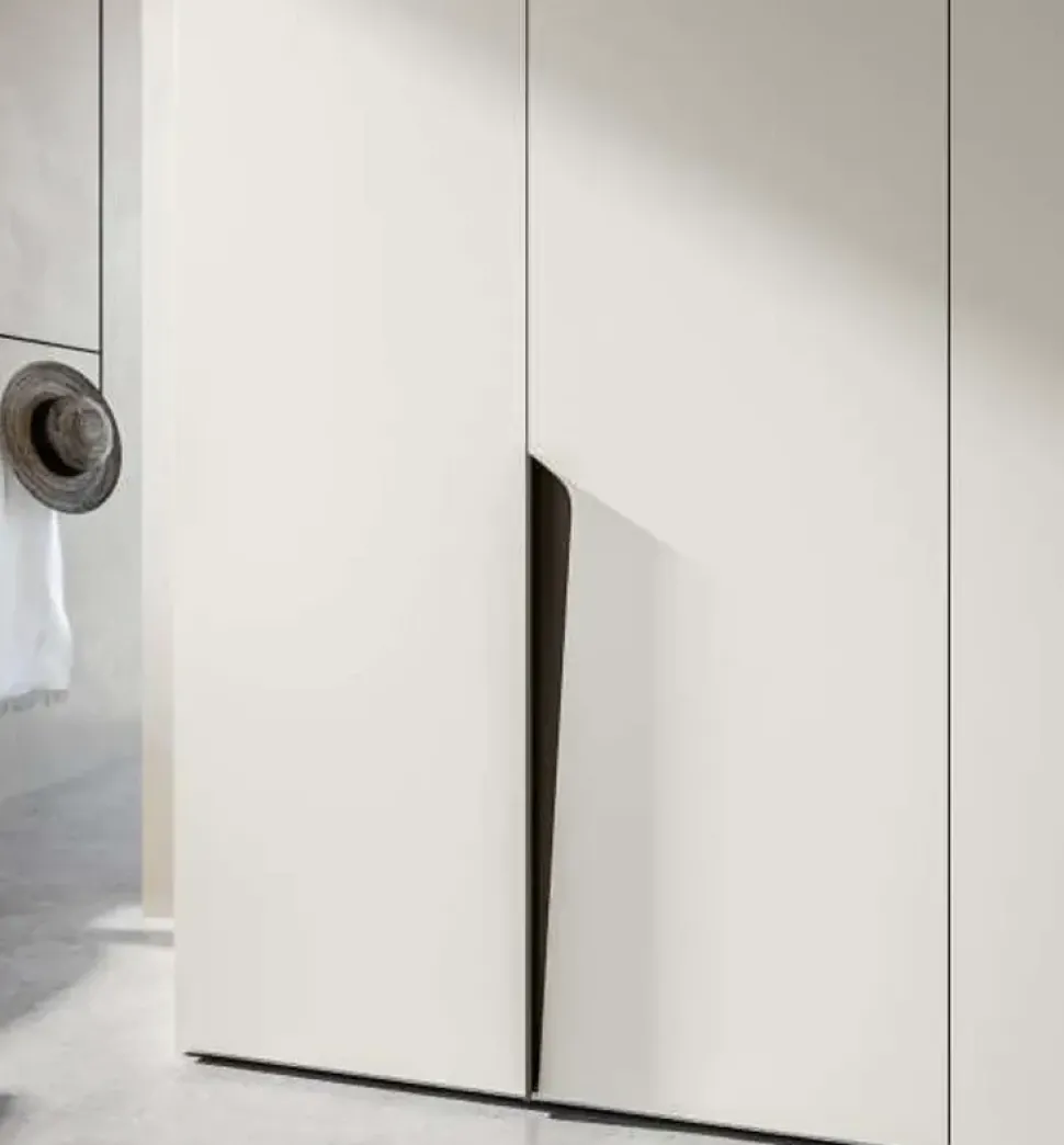 Armadio con ante battenti a prezzo scontato modello Easy vela di Marka