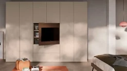 Armadio con ante battenti design Orme light armadio battente anta liscia e vano porta tv orientabile Orme a prezzo ribassato