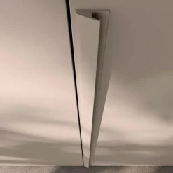 Armadio con ante battenti design Orme light armadio battente anta liscia e vano porta tv orientabile Orme a prezzo ribassato