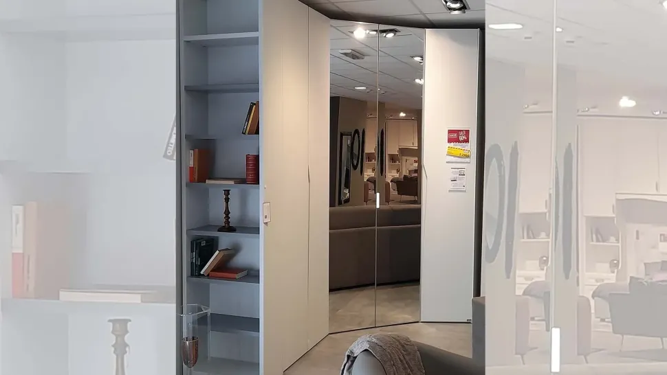 Armadio con ante battenti modello Milford scontato del 62%