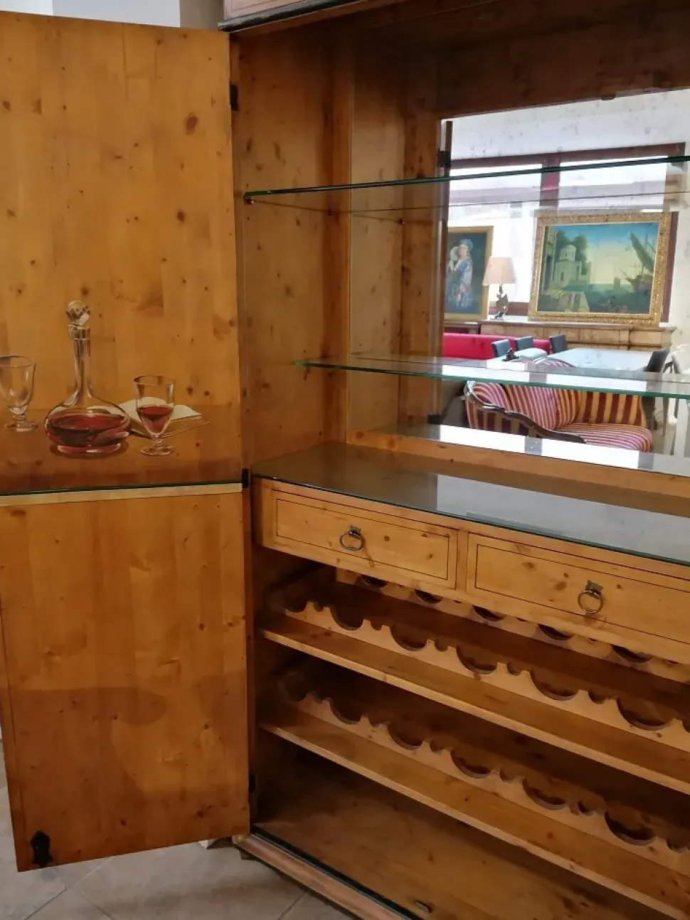 Armadio con ante battenti classico Armadio bar Artigianale a prezzo scontato