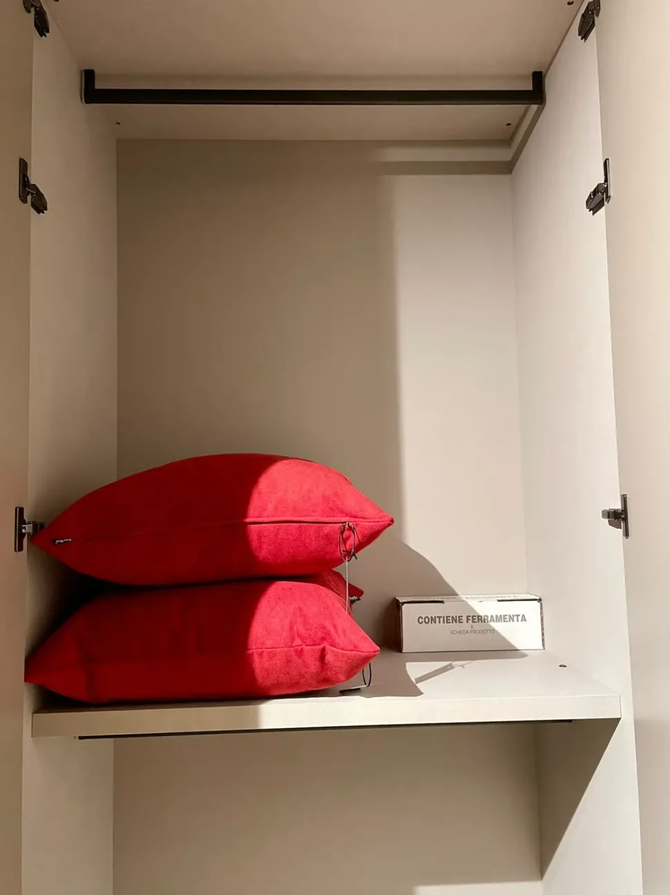 Armadio con ante battenti moderno Night collection Novamobili a prezzo ribassato