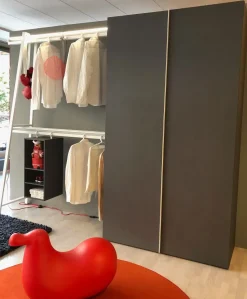 Armadio con ante battenti design Coas to coast Erba mobili a prezzo ribassato